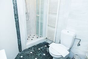 Chic Charming Central Athens Apt.