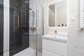 Tauron Arena Apartments by Renters