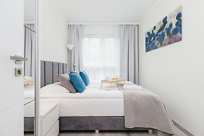 Tauron Arena Apartments by Renters