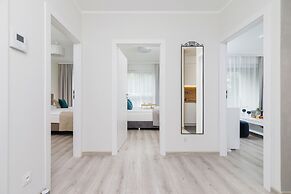 Tauron Arena Apartments by Renters