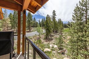 Woodwinds 1265 Luxury Townhouse, Private Hot Tub, 2 Car Garage by RedA