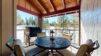 Woodwinds 1265 Luxury Townhouse, Private Hot Tub, 2 Car Garage by RedA