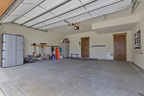 Woodwinds 1265 Luxury Townhouse, Private Hot Tub, 2 Car Garage by RedA