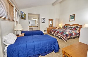 St. Anton Courtyard View 2-bedroom Condos w/ Pool & Jacuzzi