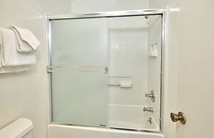 St. Anton Courtyard View 2-bedroom Condos w/ Pool & Jacuzzi