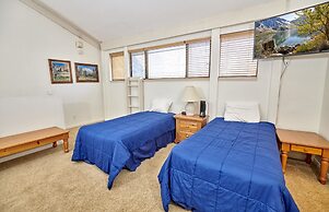 St. Anton Courtyard View 2-bedroom Condos w/ Pool & Jacuzzi