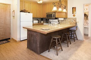 St. Anton Courtyard View 2-bedroom Condos w/ Pool & Jacuzzi