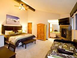 St. Anton Courtyard View 2-bedroom Condos w/ Pool & Jacuzzi