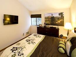 St. Anton Courtyard View 2-bedroom Condos w/ Pool & Jacuzzi