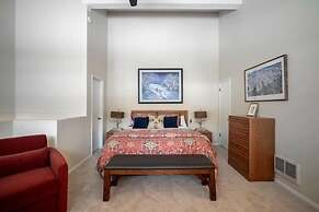 St. Anton Courtyard View 2-bedroom Condos w/ Pool & Jacuzzi