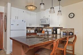 St. Anton Wooded View 2-bedroom Condos w/ Ski Lockers