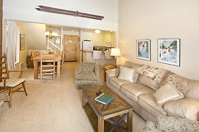 St. Anton Wooded View 2-bedroom Condos w/ Ski Lockers