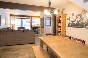 St. Anton Wooded View 2-bedroom Condos w/ Ski Lockers