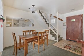 St. Anton Wooded View 2-bedroom Condos w/ Ski Lockers