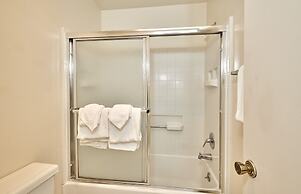 St. Anton Wooded View 2-bedroom Condos w/ Ski Lockers