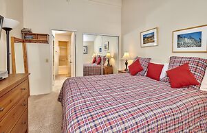 St. Anton Wooded View 2-bedroom Condos w/ Ski Lockers