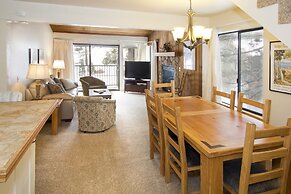 St. Anton Wooded View 2-bedroom Condos w/ Ski Lockers