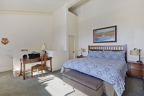 St. Anton Wooded View 2-bedroom Condos w/ Ski Lockers