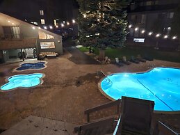 St. Anton Wooded View 2-bedroom Condos w/ Ski Lockers