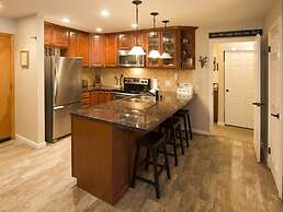 St. Anton Wooded View 2-bedroom Condos w/ Ski Lockers