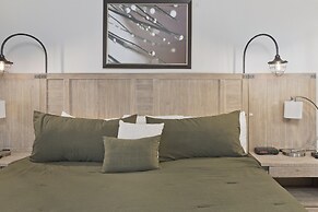 St. Anton Courtyard View 1-bedroom Condos w/ Dry Sauna