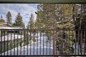 St. Anton Courtyard View 2-bedroom Condos w/ two Oversized Jacuzzi Spa