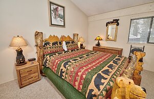 St. Anton Courtyard View 2-bedroom Condos w/ two Oversized Jacuzzi Spa