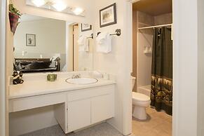 St. Anton Courtyard View 2-bedroom Condos w/ two Oversized Jacuzzi Spa