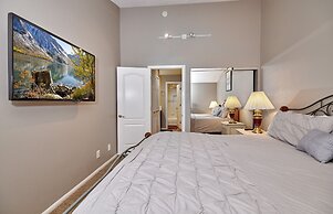 St. Anton Courtyard View 2-bedroom Condos w/ two Oversized Jacuzzi Spa