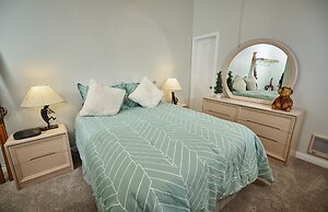 St. Anton Courtyard View 2-bedroom Condos w/ two Oversized Jacuzzi Spa