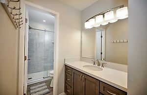 St. Anton Courtyard View 2-bedroom Condos w/ two Oversized Jacuzzi Spa