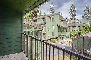 St. Anton Courtyard View 2-bedroom Condos w/ two Oversized Jacuzzi Spa