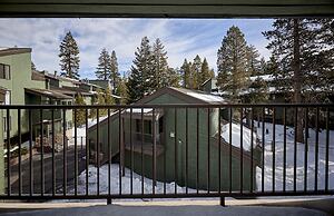 St. Anton Courtyard View 2-bedroom Condos w/ two Oversized Jacuzzi Spa