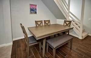 St. Anton Courtyard View 2-bedroom Condos w/ two Oversized Jacuzzi Spa