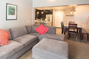 St. Anton Courtyard View 2-bedroom Condos w/ two Oversized Jacuzzi Spa