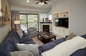 St. Anton Courtyard View 2-bedroom Condos w/ two Oversized Jacuzzi Spa