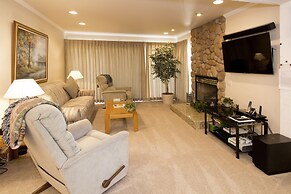 St. Anton Wooded View 1-bedroom Condos w/ Complimentary Hot Drinks