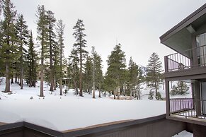 St. Anton Wooded View 1-bedroom Condos w/ Complimentary Hot Drinks