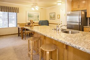 St. Anton Wooded View 1-bedroom Condos w/ Complimentary Hot Drinks