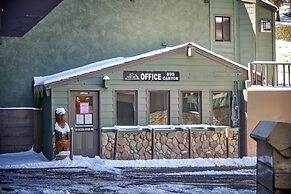 St. Anton Wooded View 1-bedroom Condos w/ Complimentary Hot Drinks