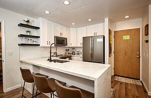 St. Anton Wooded View 1-bedroom Condos w/ Complimentary Hot Drinks