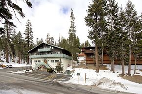 St. Anton Street View Ski-in/out 1-bedroom Condo