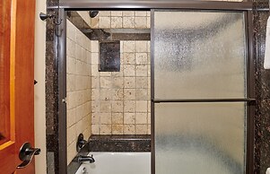 St. Anton Courtyard View Ski-in/out 1-bedroom Condo