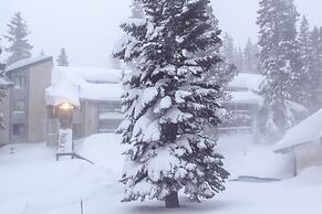 St. Anton Courtyard View Ski-in/out 1-bedroom Condo