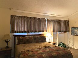 St. Anton Wooded View 2-Bedroom Condos w/ fireplace