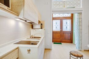 MADAME BARI' Apt a step from the sea