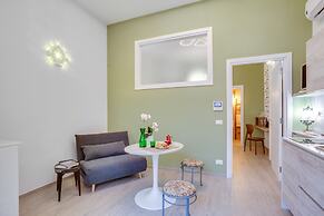 MADAME BARI' Apt a step from the sea