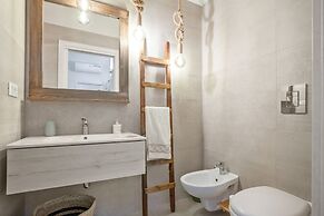 MADAME BARI' Apt a step from the sea