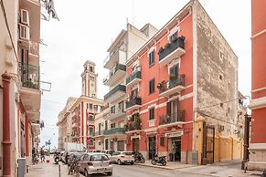 MADAME BARI' Apt a step from the sea