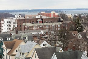 Holiday Inn Express New Rochelle by IHG